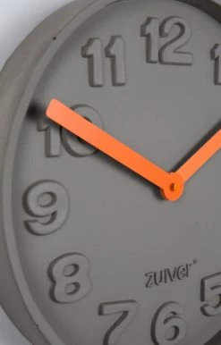 Zuiver Horloges Murales Et Horloges à Poser Horloge En Béton Gris -Plaques et lettrages Soldes horloge en beton gris 1