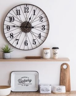 Maisons Du Monde Horloges Murales Et Horloges à Poser Horloge Roue De Vélo En Métal Noir D60 -Plaques et lettrages Soldes horloge roue de velo en metal noir d60 1000 5 39 195896 2