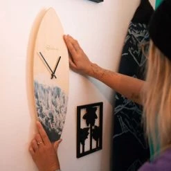 Woodstache Horloges Murales Et Horloges à Poser Horloge Surf En Bois Océan H46,2cm -Plaques et lettrages Soldes horloge surf en bois ocean h46 2cm 2