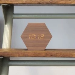 Present Time Horloges Murales Et Horloges à Poser Réveil à LED En Bois -Plaques et lettrages Soldes reveil a led en bois 3