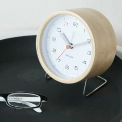 Present Time Horloges Murales Et Horloges à Poser Réveil Design En Bois Blanc -Plaques et lettrages Soldes reveil design en bois blanc 2