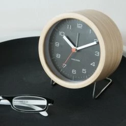 Present Time Horloges Murales Et Horloges à Poser Réveil Design En Bois Noir -Plaques et lettrages Soldes reveil design en bois noir 2